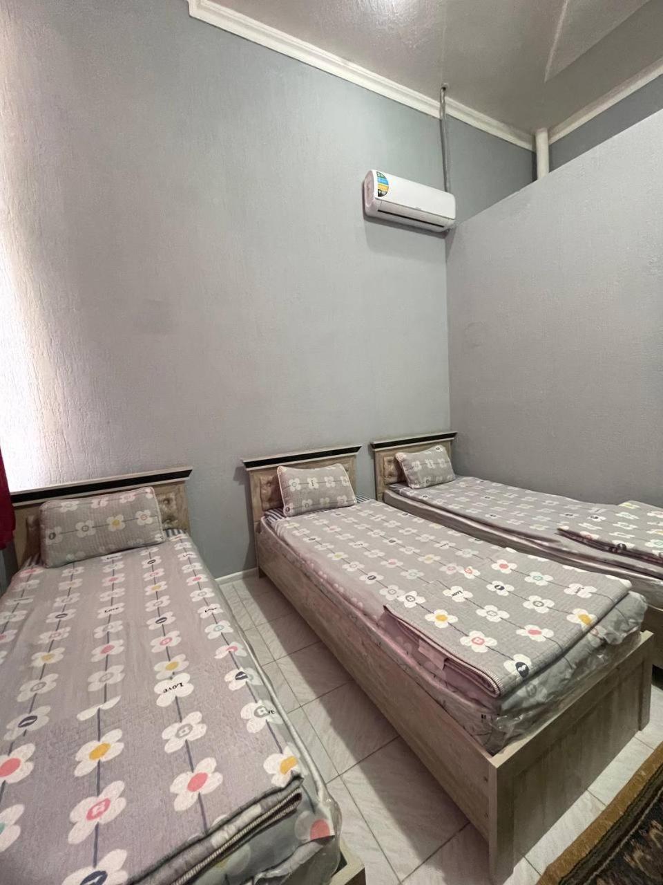 Hostel Nabi Bobo Samarkand Exteriör bild